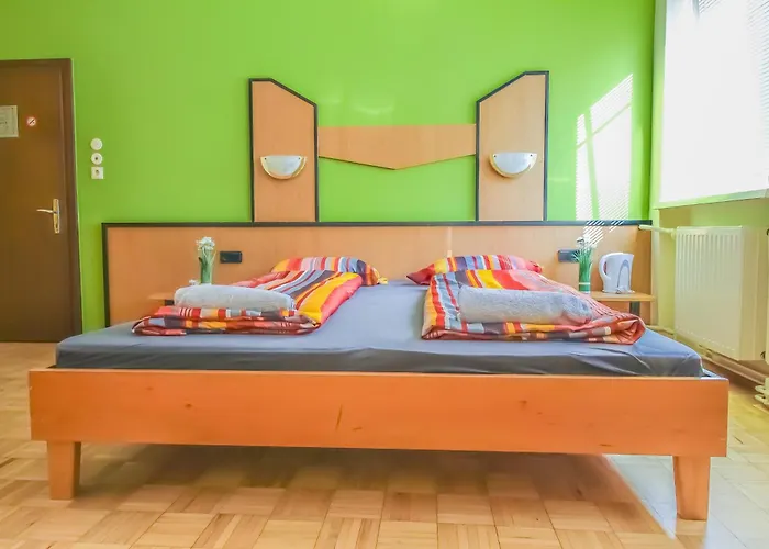 בית אירוח Cozy - U3 Hutteldorferstrasse וינה