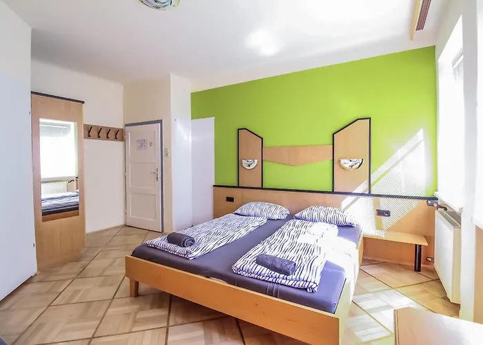 Cozy - U3 Hutteldorferstrasse