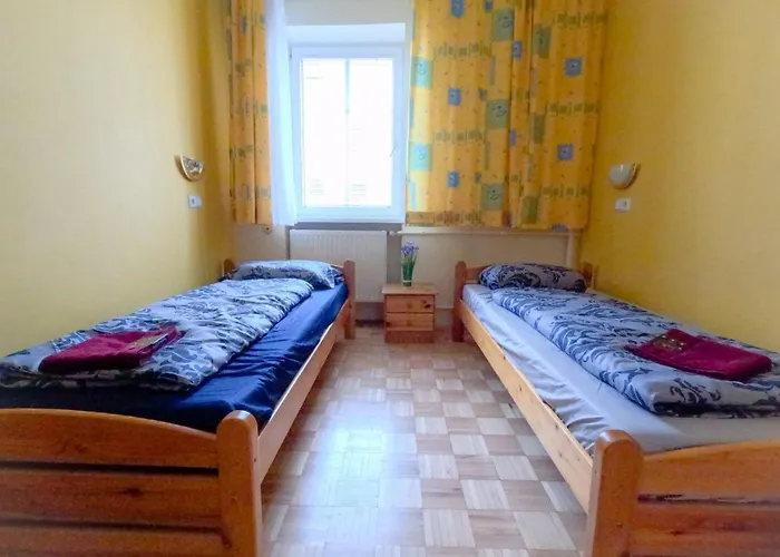 Cozy - U3 Hutteldorferstrasse
