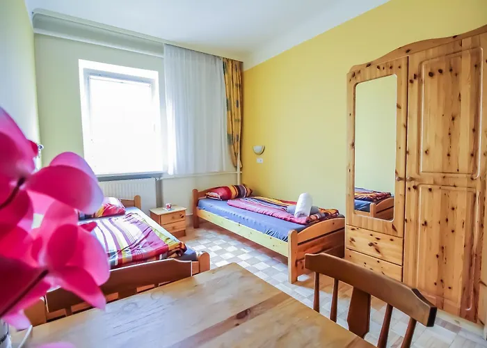 Cozy - U3 Hutteldorferstrasse