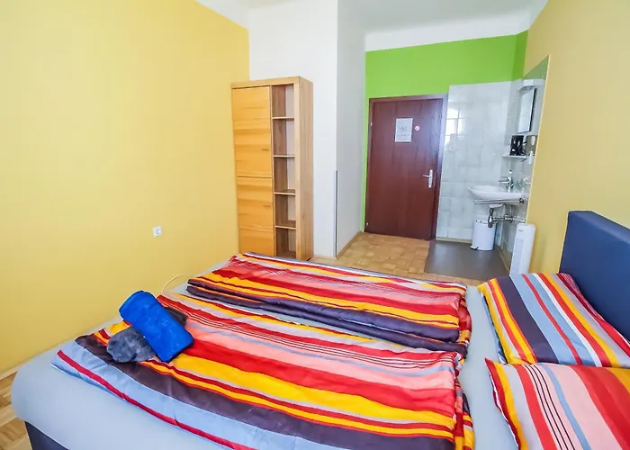 Cozy - U3 Hutteldorferstrasse וינה