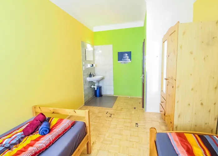 Cozy - U3 Hutteldorferstrasse וינה