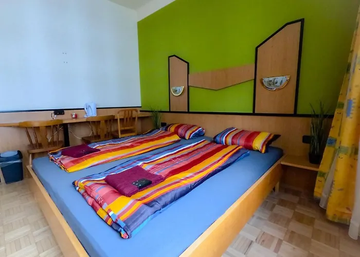 Cozy - U3 Hutteldorferstrasse וינה