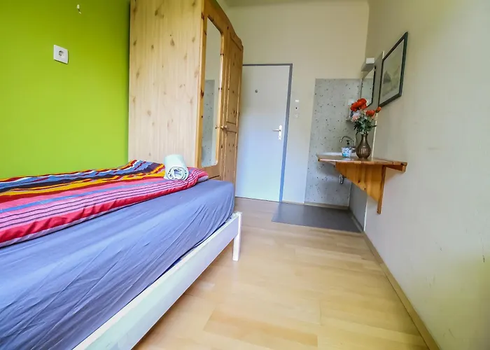 Cozy - U3 Hutteldorferstrasse בית אירוח וינה