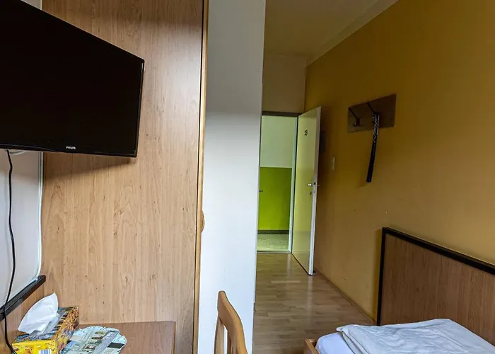 Cozy - U3 Hutteldorferstrasse בית אירוח וינה