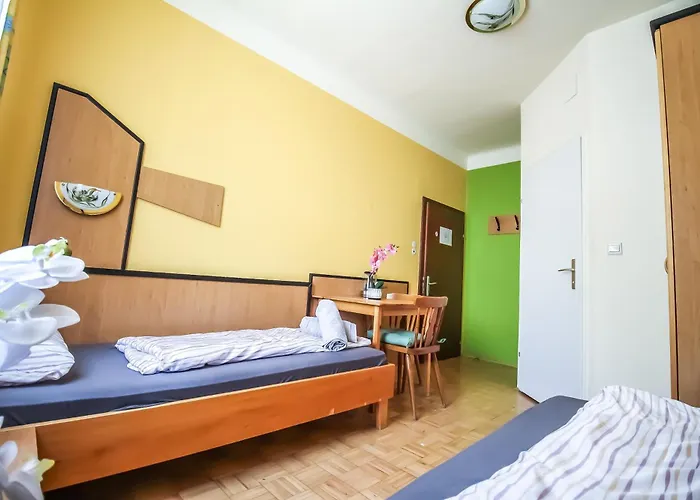 Cozy - U3 Hutteldorferstrasse בית אירוח וינה